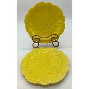 Vintage Set Of 2 Sunny Yellow Flower Shaped 7.5" Salad Plates Embossed Petals